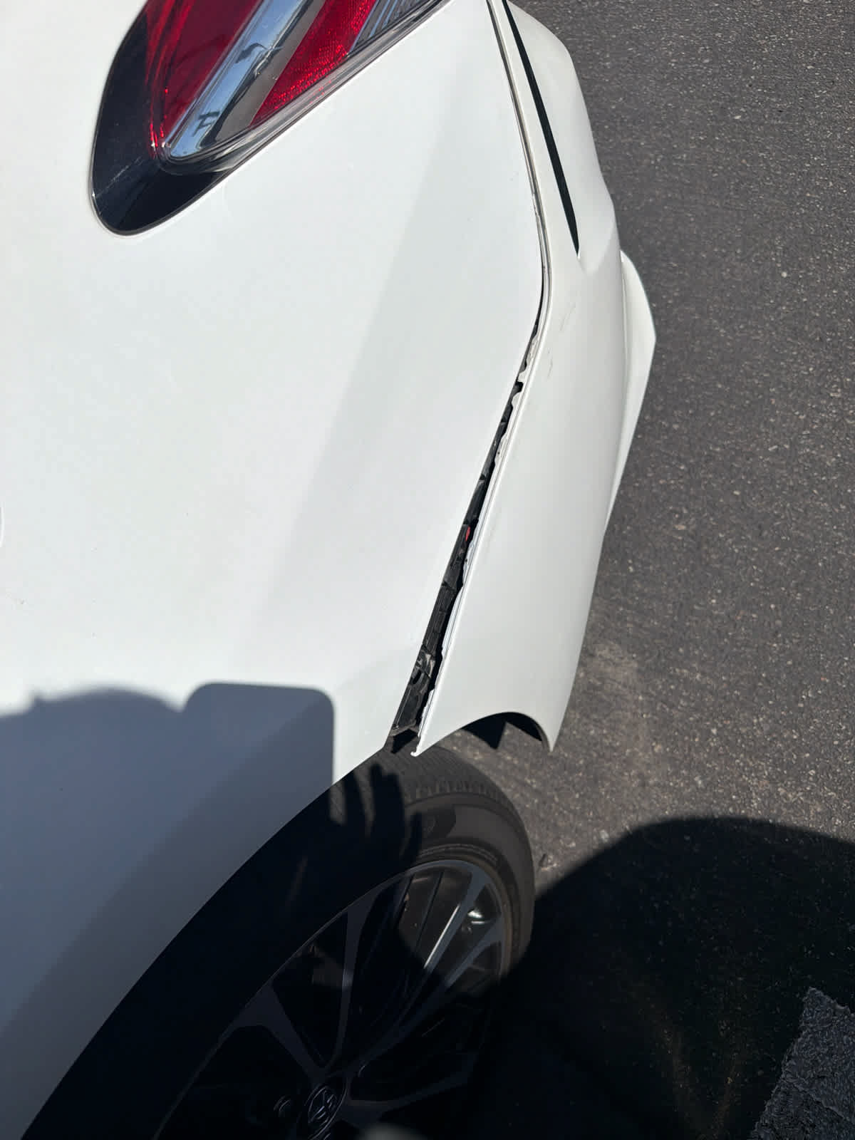 Used 2020 Toyota Camry SE FWD image 8