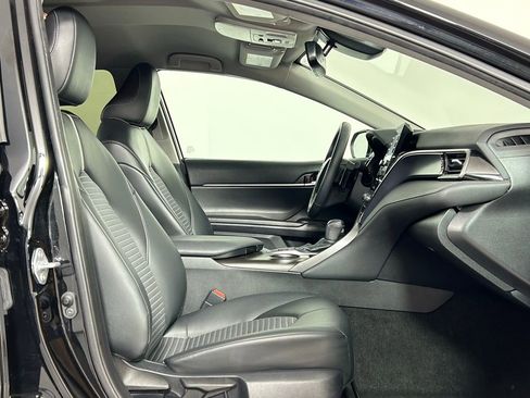 Used 2022 Toyota Camry SE w/ Convenience Package image 10