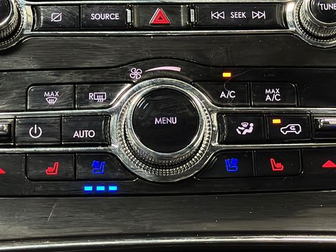 Used 2023 Lincoln Nautilus Reserve AWD/4WD image 18