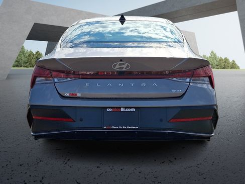 Used 2024 Hyundai Elantra Limited FWD image 5
