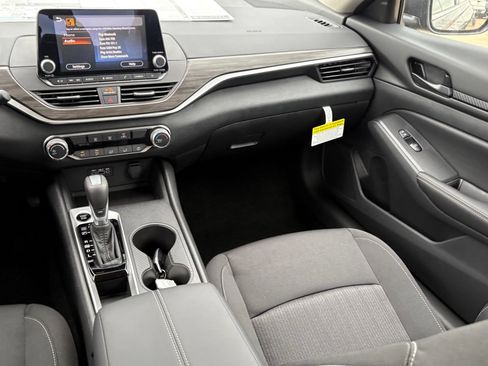New 2026 Nissan Altima 2.5 SV FWD image 9