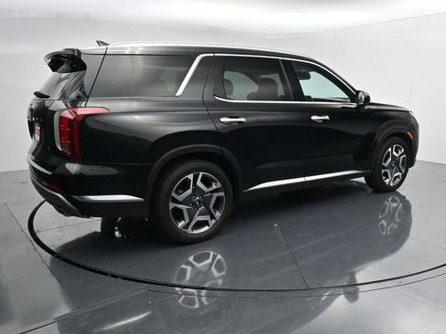 Used 2024 Hyundai Palisade Limited FWD image 8