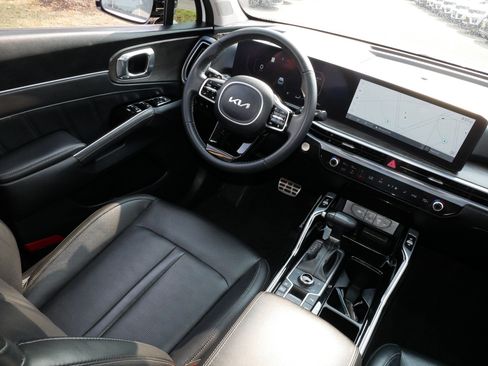 Used 2025 Kia Sorento SX AWD/4WD image 9