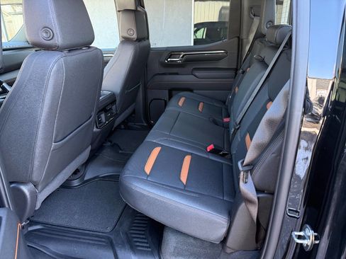 Used 2024 GMC Sierra 1500 AT4 w/ Technology Package image 18