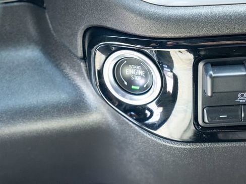 Used 2025 Chevrolet Silverado 1500 LT Trail Boss w/ Protection Package AWD/4WD image 24