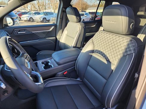 New 2026 GMC Acadia Denali w/ Super Cruise Package FWD image 9