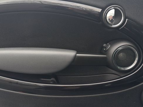 Used 2011 MINI Cooper S image 41