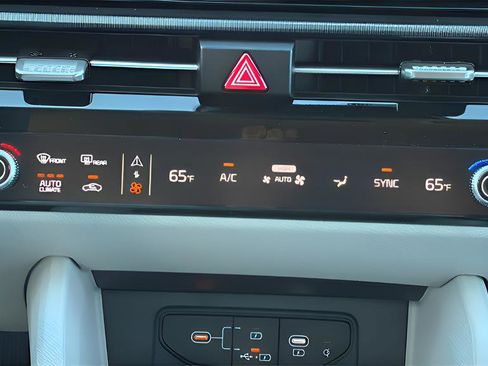 New 2026 Kia Sportage EX FWD image 10