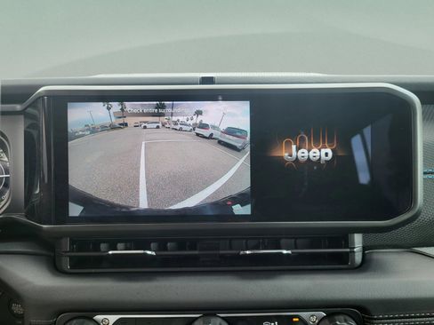 Used 2025 Jeep Wrangler Unlimited Rubicon 4xe w/ Convenience Group image 40