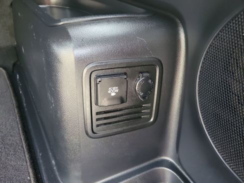 Used 2016 Toyota 4Runner Limited image 33