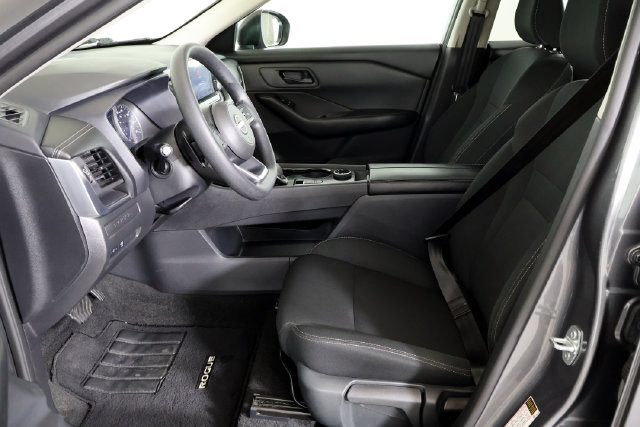 Used 2024 Nissan Rogue S AWD/4WD image 19
