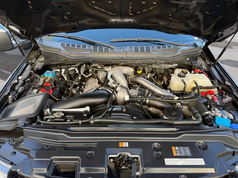 Used 2022 Ford F450 Platinum w/ FX4 Off-Road Package image 58