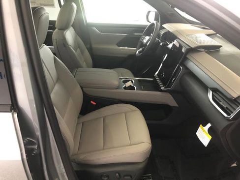 New 2026 GMC Acadia Elevation AWD/4WD image 11