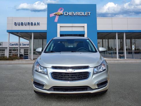 Used 2015 Chevrolet Cruze LT FWD image 2