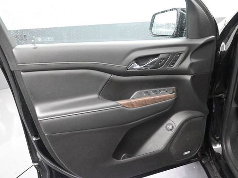 Used 2021 GMC Acadia Denali w/ Denali Ultimate Package image 30