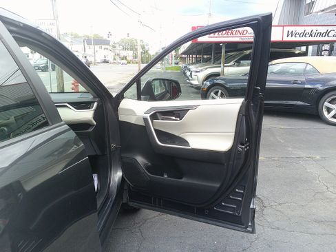 Used 2020 Toyota RAV4 XLE w/ Convenience Package AWD/4WD image 33