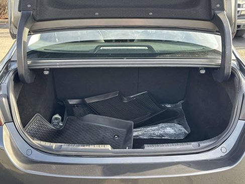 Used 2022 MAZDA MAZDA3 s image 24