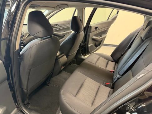 Used 2025 Nissan Altima 2.5 SV FWD image 23