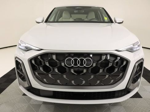 Certified 2025 Audi Q5 Premium Plus w/ Premium Plus AWD/4WD image 8
