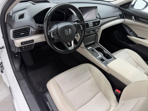 Used 2021 Honda Accord Touring image 9