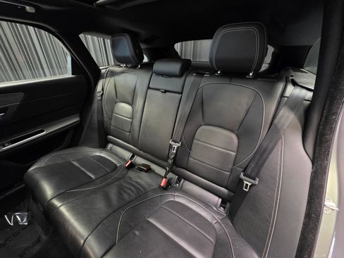 Used 2018 Jaguar XF S AWD/4WD image 33