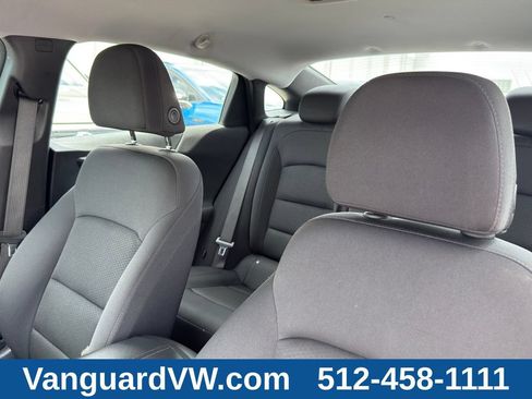 Used 2025 Chevrolet Malibu LT FWD image 11