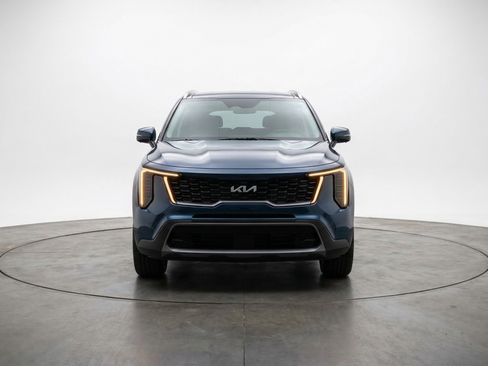 Used 2024 Kia Sorento S image 2