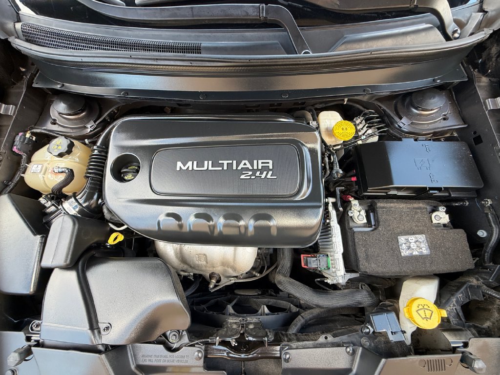 Used 2018 Jeep Cherokee Latitude Plus FWD image 9
