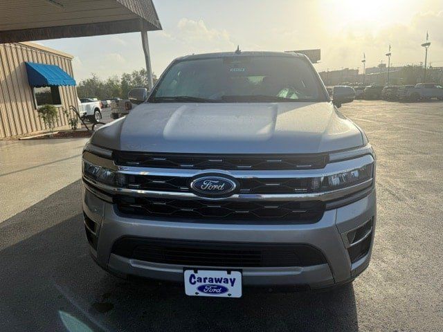 Used 2023 Ford Expedition Max Limited RWD image 3