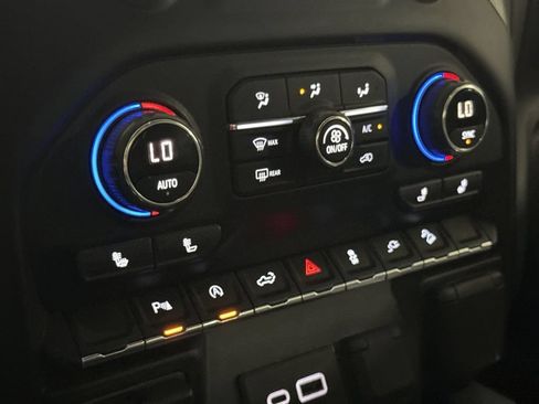 Used 2020 Chevrolet Silverado 1500 LT Trail Boss AWD/4WD image 16