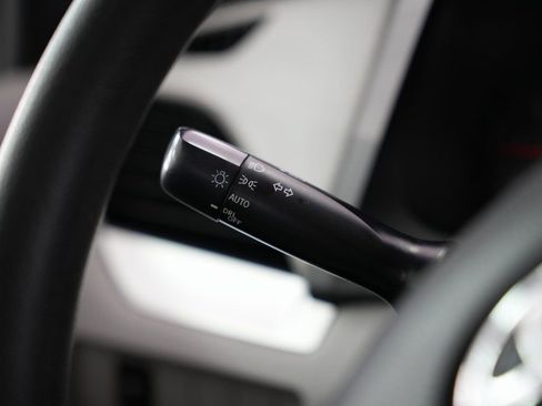 Used 2015 Toyota Sienna L image 14