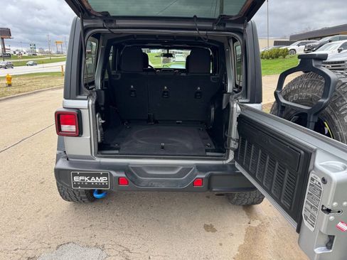 Used 2018 Jeep Wrangler Unlimited Rubicon image 10