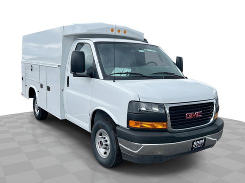 New 2025 GMC Savana 3500 w/ Power Convenience Package image 33