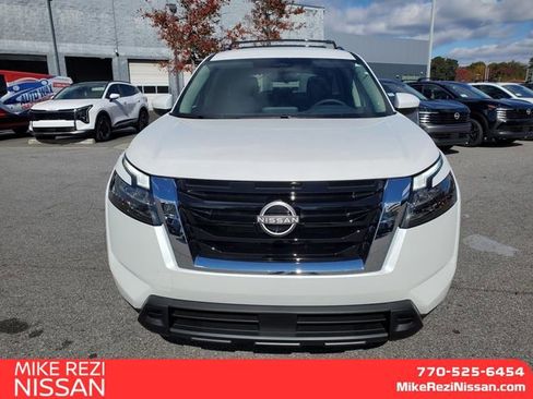 New 2025 Nissan Pathfinder SV image 6