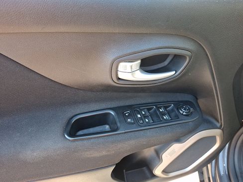Used 2016 Jeep Renegade Sport w/ Power & Air Group AWD/4WD image 13