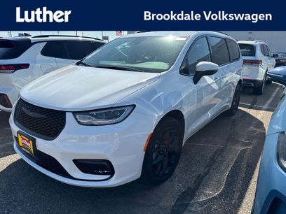 Used 2023 Chrysler Pacifica Touring-L w/ S Appearance Package