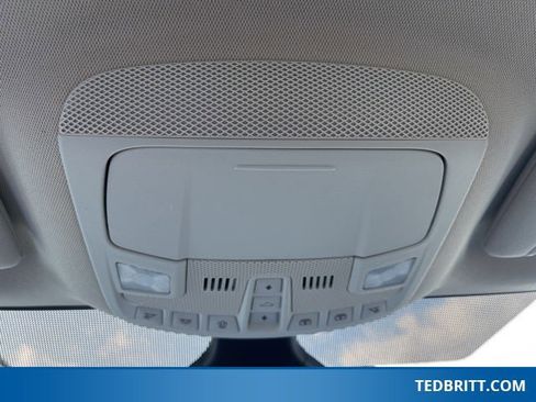 Used 2022 Ford Edge Titanium w/ Class II Trailer Tow Package image 40