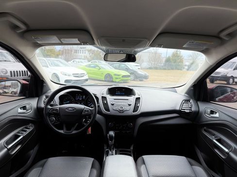 Used 2018 Ford Escape SE image 28