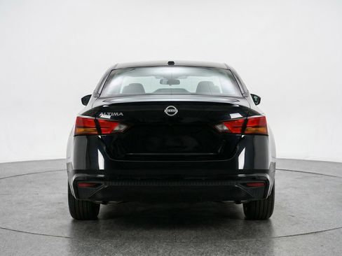 Used 2025 Nissan Altima 2.5 SV FWD image 7