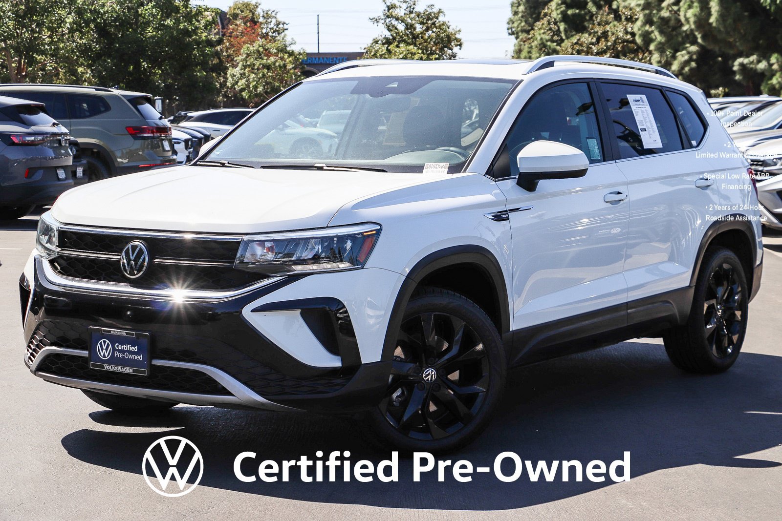 Used 2023 Volkswagen Taos SE w/ Panoramic Sunroof Package FWD image 1