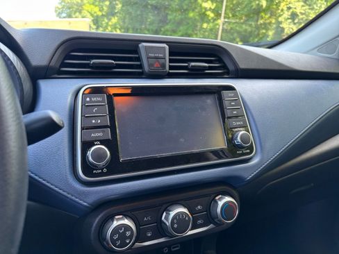 Used 2025 Nissan Versa SV FWD image 17