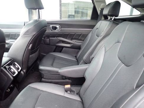 Used 2023 Kia Sorento SX AWD/4WD image 9