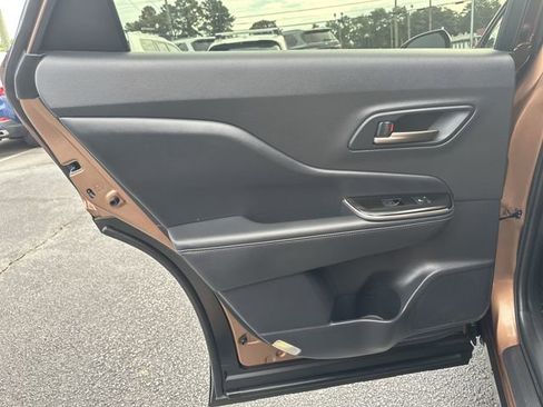 Certified 2025 Toyota Crown Signia image 6