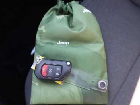 Used 2025 Jeep Wrangler Unlimited Sahara w/ Safety Group image 52