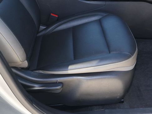 Used 2025 Chevrolet Trax ACTIV w/ Sunroof Package FWD image 19