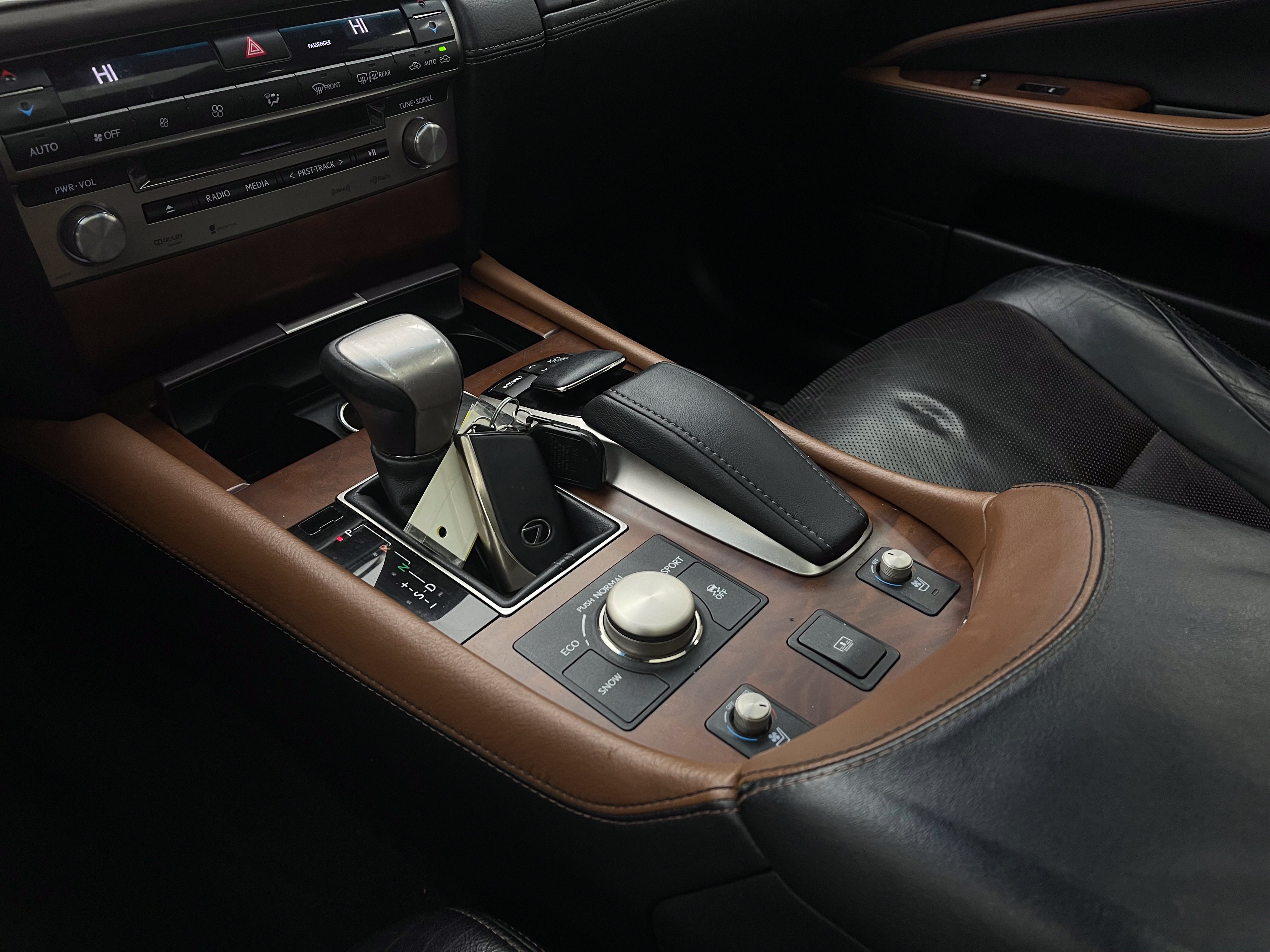 Used 2013 Lexus LS 460 AWD w/ Comfort Pkg image 30