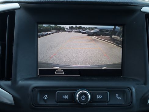 Used 2024 GMC Terrain SLE FWD image 17