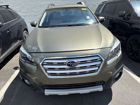 Used 2017 Subaru Outback 3.6R Limited AWD/4WD image 3