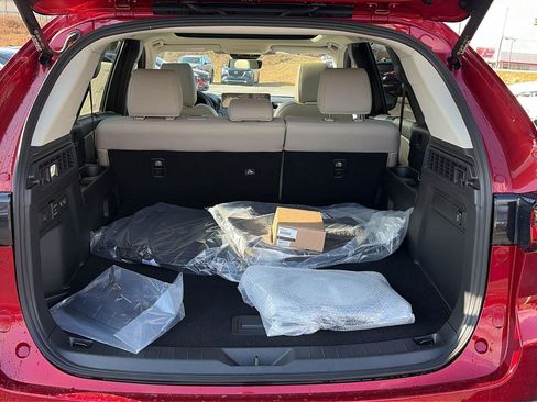 New 2025 MAZDA CX-70 Plug-In Hybrid w/ Premium Pkg image 31