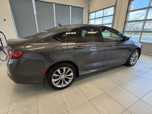 Used 2016 Chrysler 200 S w/ Comfort Group image 3